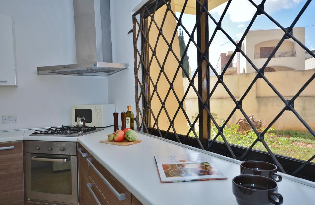 Light And Bright St Julians Central 1 Apartment Saint Julian's Bagian luar foto