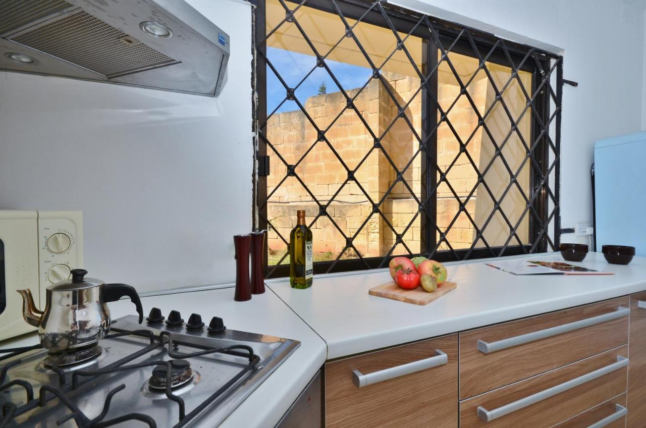 Light And Bright St Julians Central 1 Apartment Saint Julian's Bagian luar foto